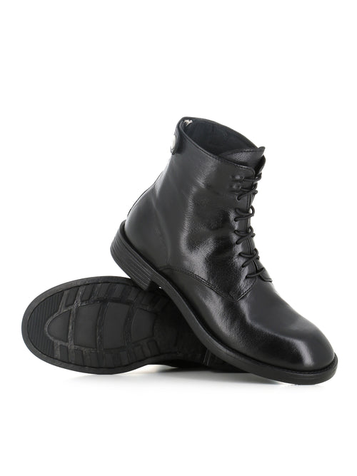 Lace-up Boot Diary/106